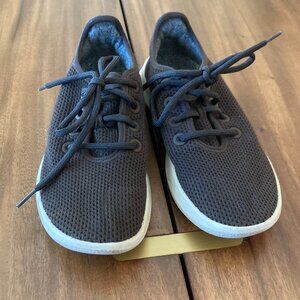 Women's Allbirds Tree Runners - Brown . Size 8
